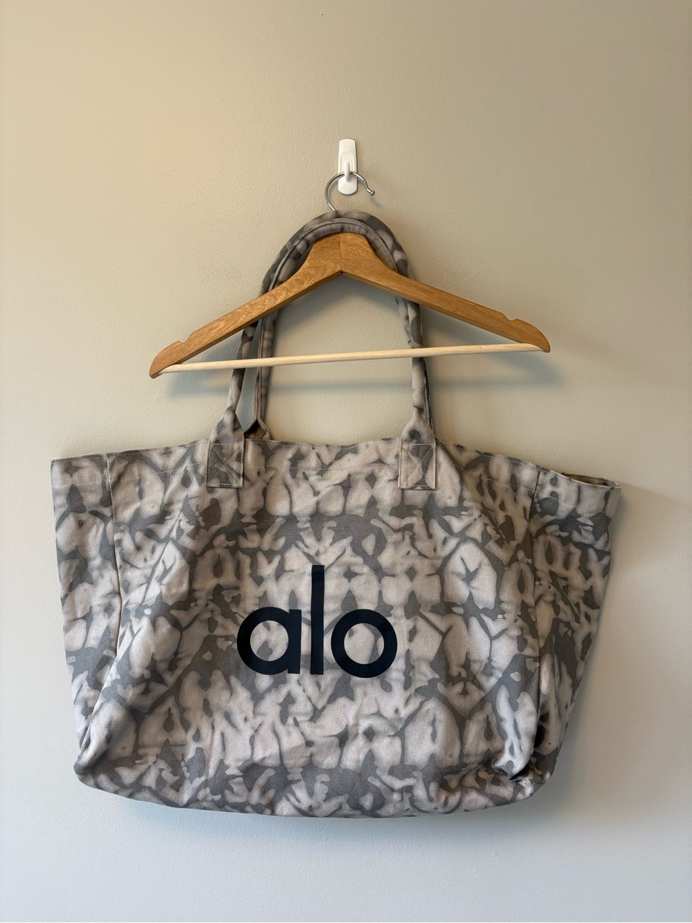 ALO Yoga Tote Bag